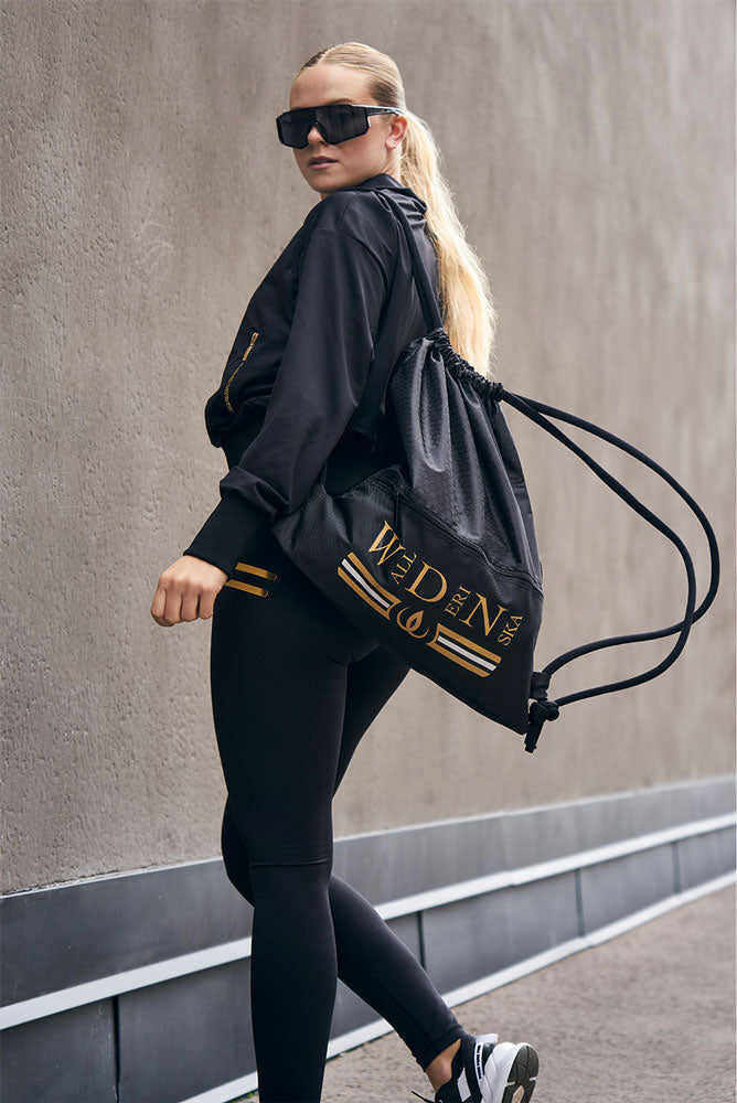 Deluxe Ryggsäck Svart framifrån — Wallderinska Sport Couture