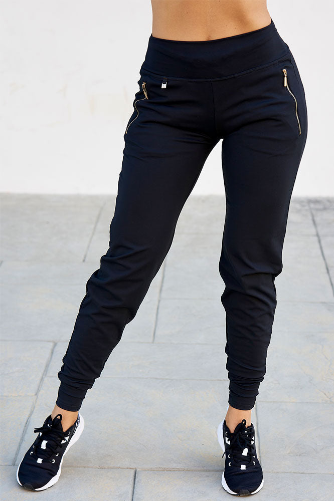 Edge Casual Zip Pants byxor framifrån — Wallderinska Sport Couture