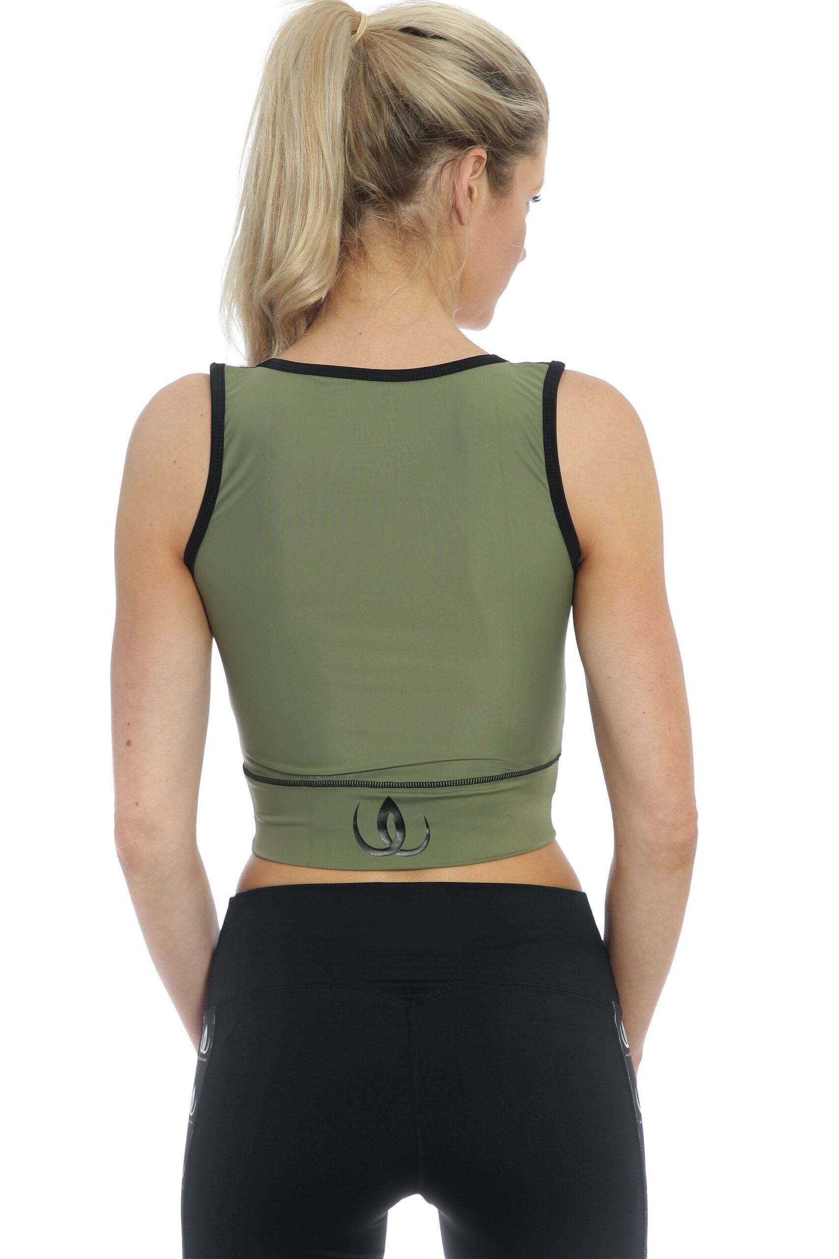 Green Crop Top träningstopp sedd från sidan