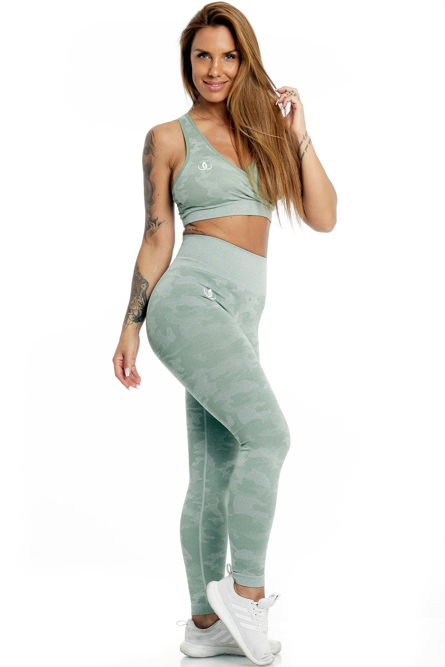 Seamless Camou Top Mint på modell