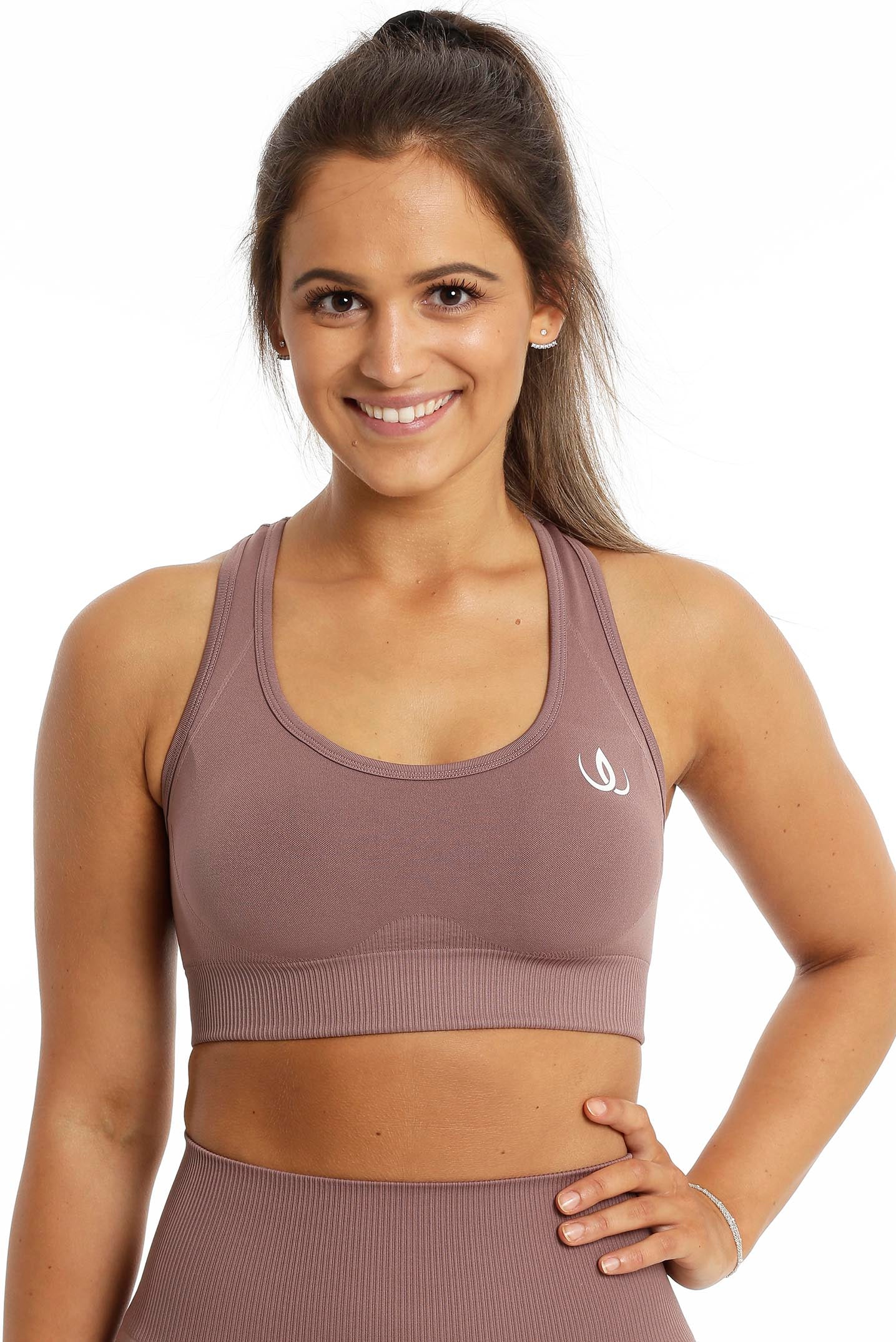 Seamless Spirit Top Fawn Brown på modell